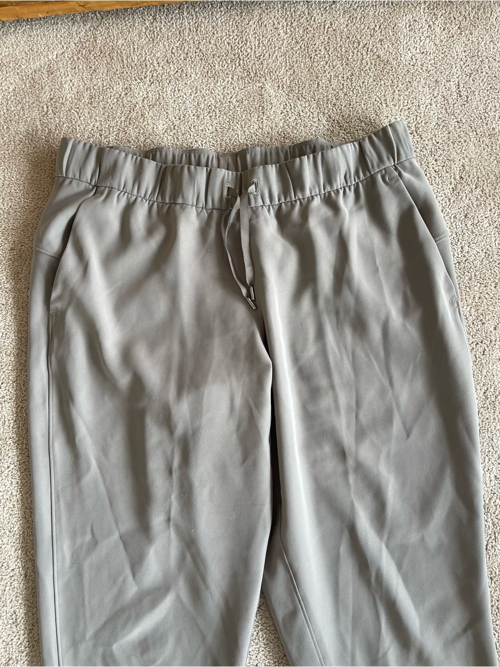 Lululemon On the Fly Jogger 28" *Woven
Grey Sage size 12 - Picture 6 of 16
